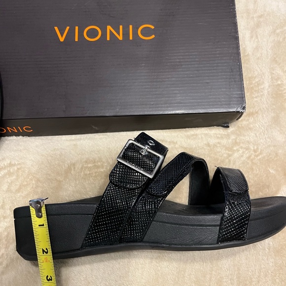 Ladies Vionic sandles - Picture 5 of 8